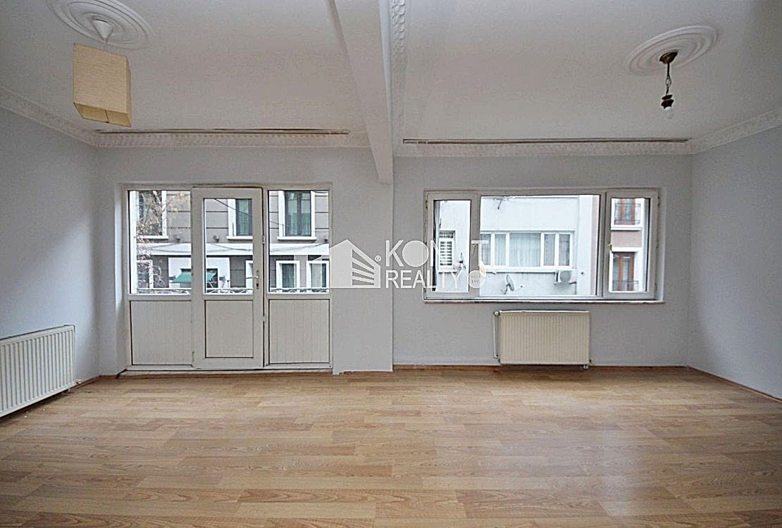 Kazancı Yokuşu'nda 105 m², 2+1 Balkonlu Satılık Daire